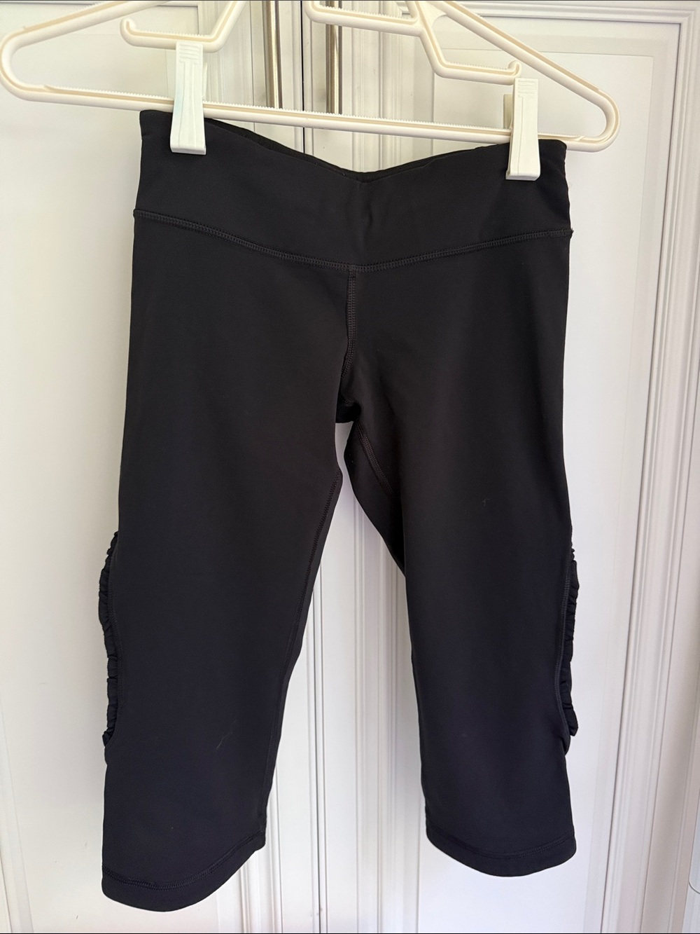 lululemon athletica Black Cropped Leggings